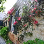 Palazzo Kut Villa *